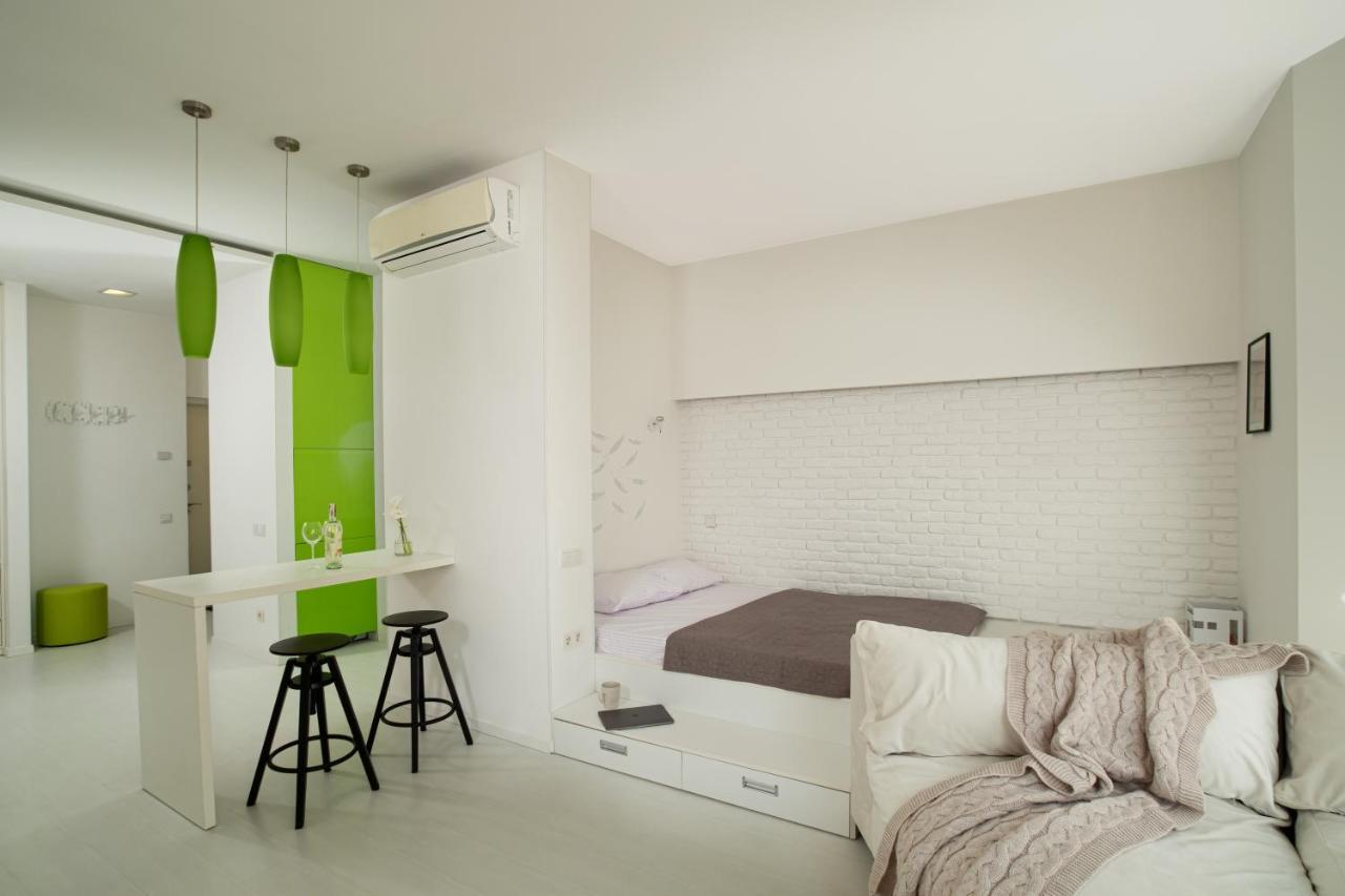 White Attic Apartment 오데사 외부 사진
